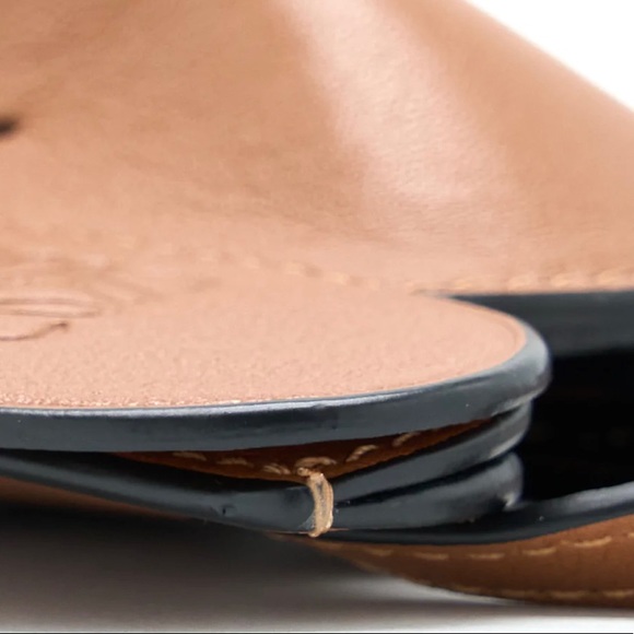 Loewe Elephant phone holder - Picture 5 of 9